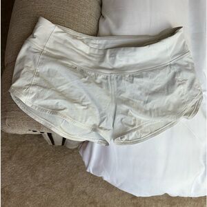 Size 6 2.5” white lululemon speed up shorts